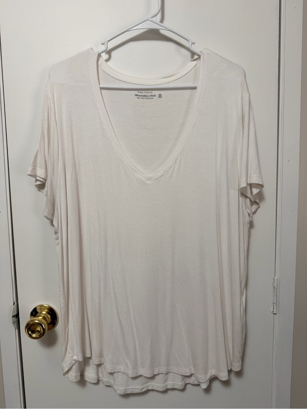 Abercrombie & Fitch Cream V-Neck Short Sleeve Tee
